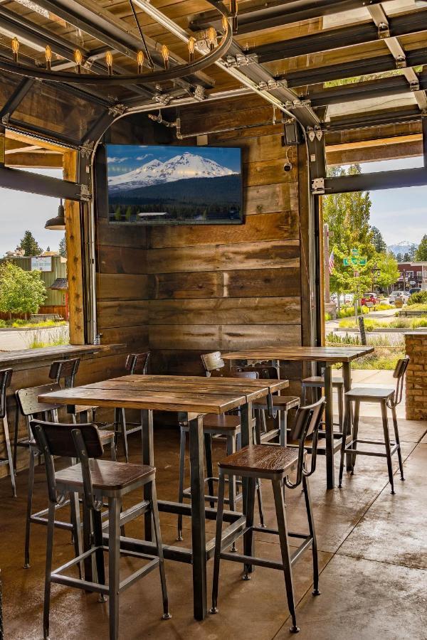 Ski Inn Taphouse Hotel Sisters Eksteriør billede